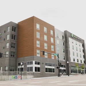 Holiday Inn Express & Suites - Omaha Downtown - Airport, An Ihg Hotel